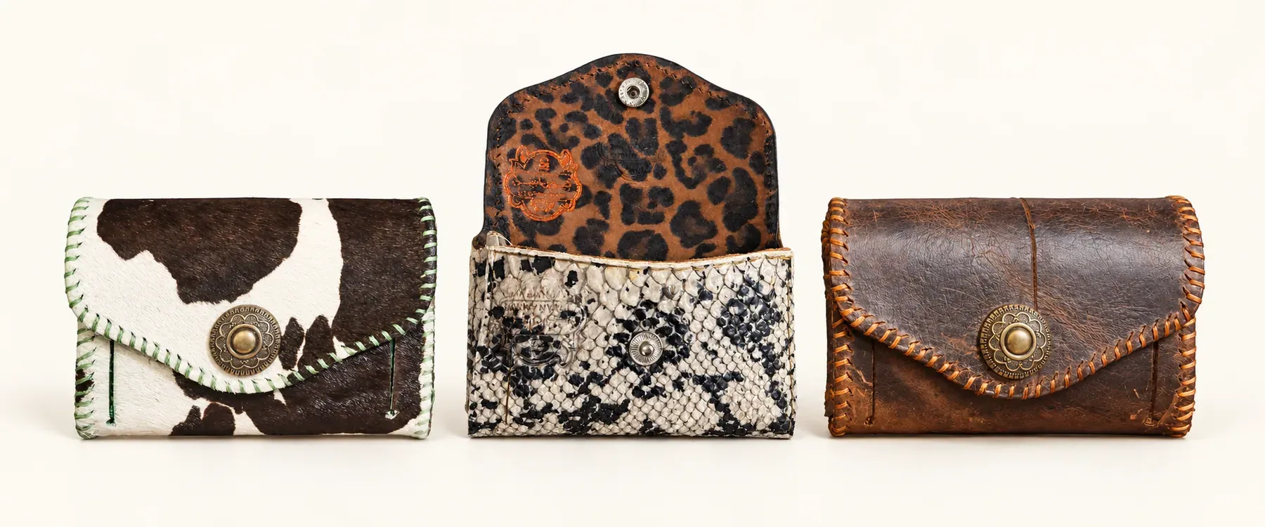 Dastan Cardholder handcrafted leather piece