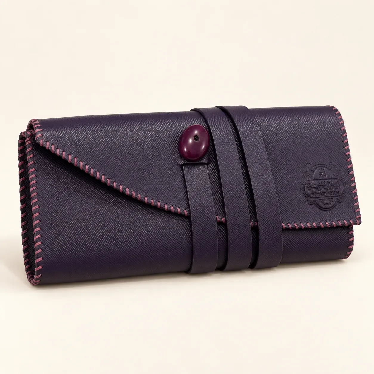 Manijeh Clutch detail view 2